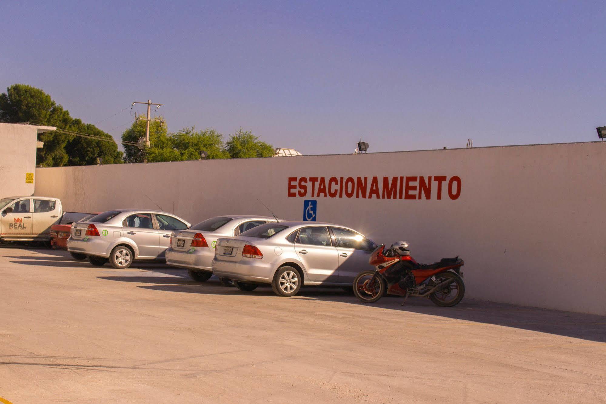 Capital Hotel Monclova Dış mekan fotoğraf